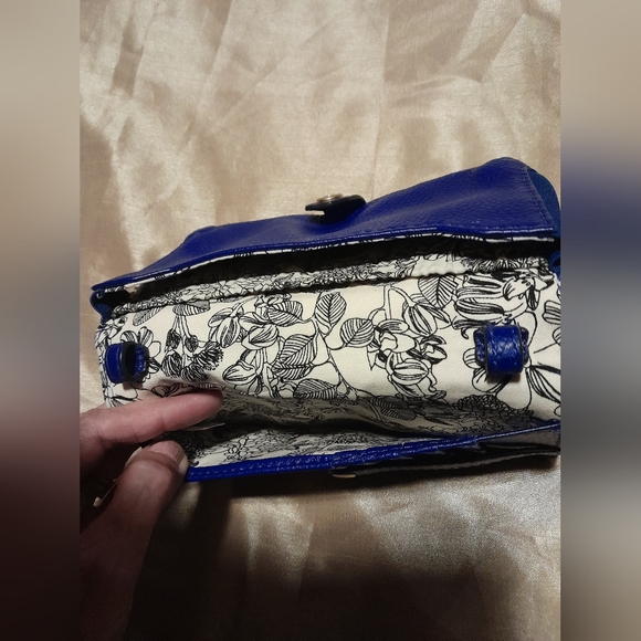 Vera Bradley wallet leather. - Picture 7 of 13